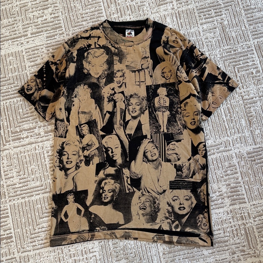 Vintage 1993 Marilyn Monroe All Over Print AOP Black Single Stitch Sleeve Tee